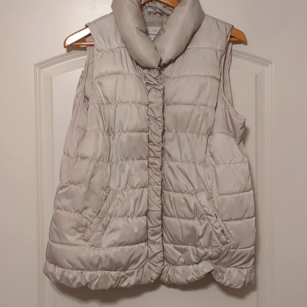 Coldwater‎ Creek puffer vest with scalloped hem